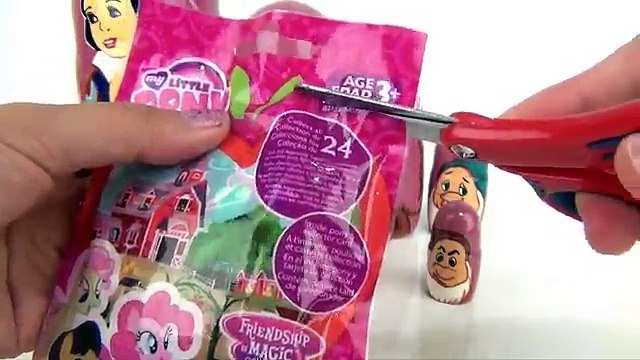 И чашки Куклы гнездование семь снег штабелирования сюрпризы в игрушка Цу белый с dwarves tsum