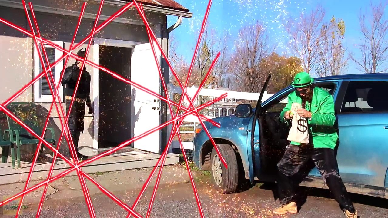 Is Frozen Elsa in a BANK?! w/ Spiderman Anna Joker Crying Baby Car Surprise Egg! Superhero