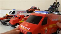 Et et voitures de police camion de pompiers autres voitures jouet tb