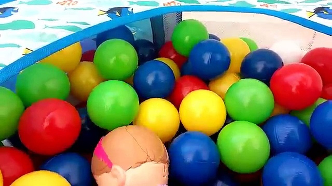 BABY ALIVE MINHA BONECA BIA SE AFOGANDO NA PISCINA NOVELINHA EM PORTUGUES