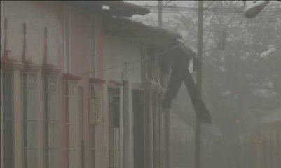 Warga AS Padati Bandara untuk Hindari Badai Irma