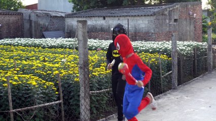 Joker steals car w Police arrested Joker - SuperHero reallife