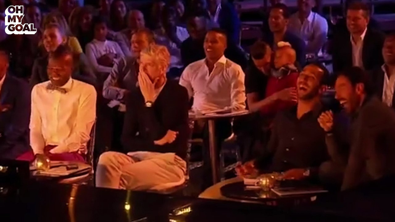 Le sketch e?normissime d'Alban Ivanov sur le football - Marrakech du rire