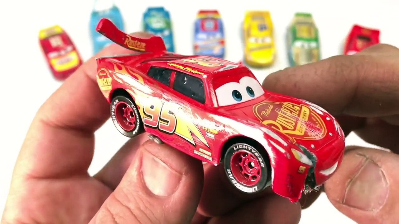 Mcqueen store crash toy