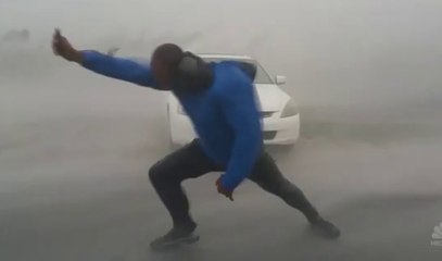 AMAZING Meteorologist Simon Brewer goes outside to measure Irma wind speed FLORI