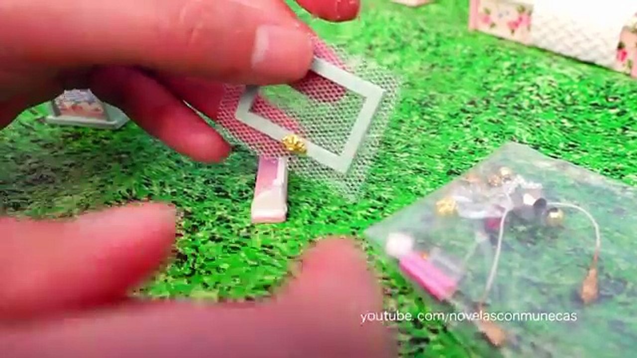 Dormitorios para muñecas de los juguetes sorpresa L.O.L usando kits DIY de miniaturas