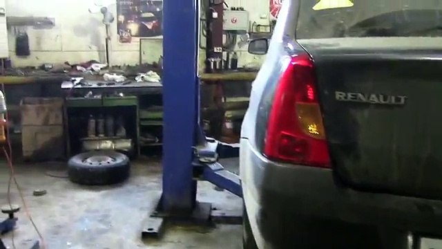 Замена лягушки заднего хода на Рено Логан