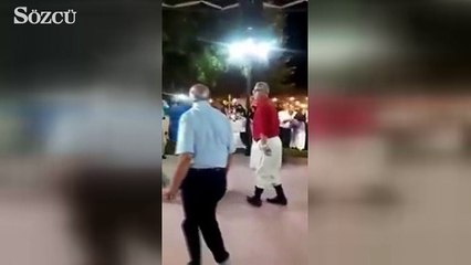 Erzurum'da bir düğündeki tavuk havasına çok güleceksiniz!