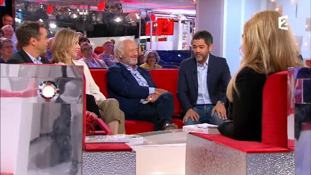 Manu Payet évoque avec Michel Drucker les soirées où il abuse... de l'alcool ! Regardez