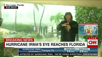 Le duplex difficile d'un journaliste de CNN pendant l'ouragan Irma