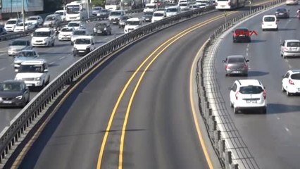 Metrobüs Yollarına Yeni Bariyerler Yerleştirme Çalışmalarında Sona Yaklaşıldı