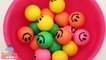 Des balles par par couleurs concours visage amusement amusement enfants Apprendre apprentissage caoutchouc avec monde smiley
