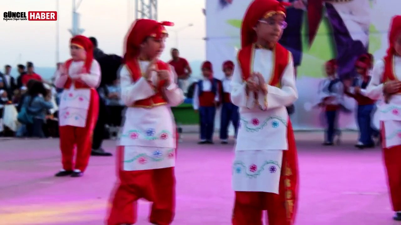 Safiye Osman Çeliker İlkokulu Halk Oyunları Şenliği