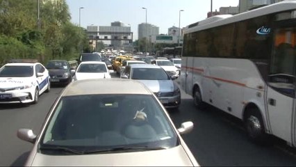 E-5'te Zincirleme Trafik Kazası: 2 Yaralı