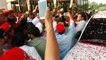 ایمل ولی خان کی حج ادا کر کے واپسی اور لوگوں کا ہجوم اللہ سب کا حج قبول فرمائے