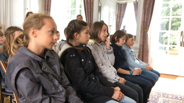 Rencontre entre une classe de CM2 d'Alençon et la préfète de l'Orne