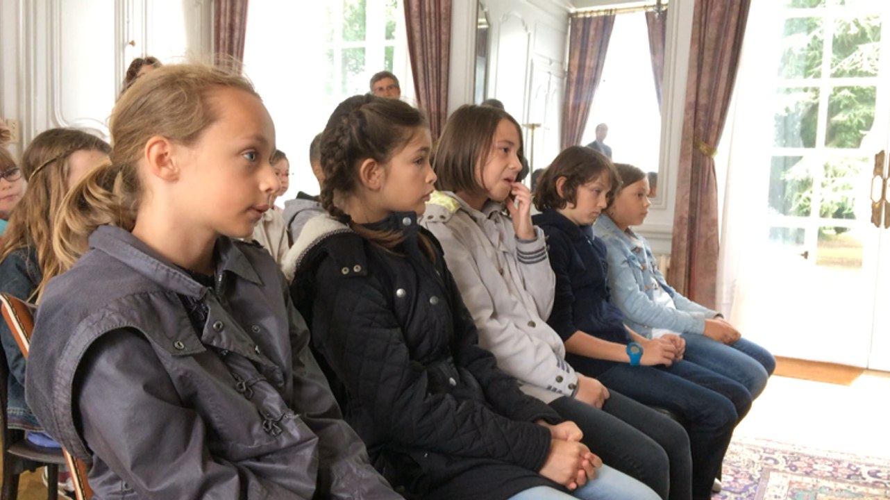 Rencontre entre une classe de CM2 d'Alençon et la préfète de l'Orne