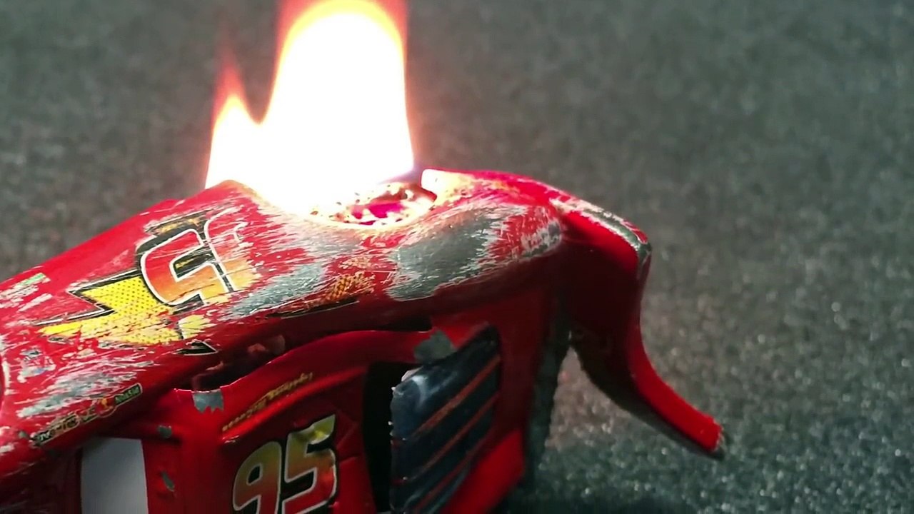 Cars 3 Lightning Mcqueen CRASH SCENE FIRE MOVIE next generation piston