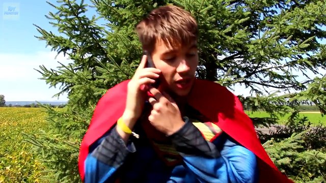 Frozen Elsa & Spiderman CAKE PRANK! w/ Maleficent Joker Princess Anna Spidergirl IRL! Supe