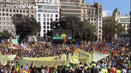 Yüz binlerce Katalan bağımsızlık için yürüdü