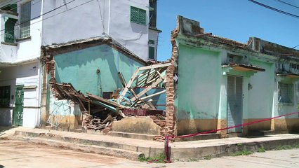 México se recupera de terremoto; Katia faz novas vítimas