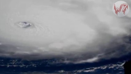 Captan un 'espeluznante rostro' dentro del huracán Irma
