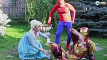 Frozen Elsa loses her Hand w/ Pink Spidergirl Spiderman! Do Elsa love Joker?