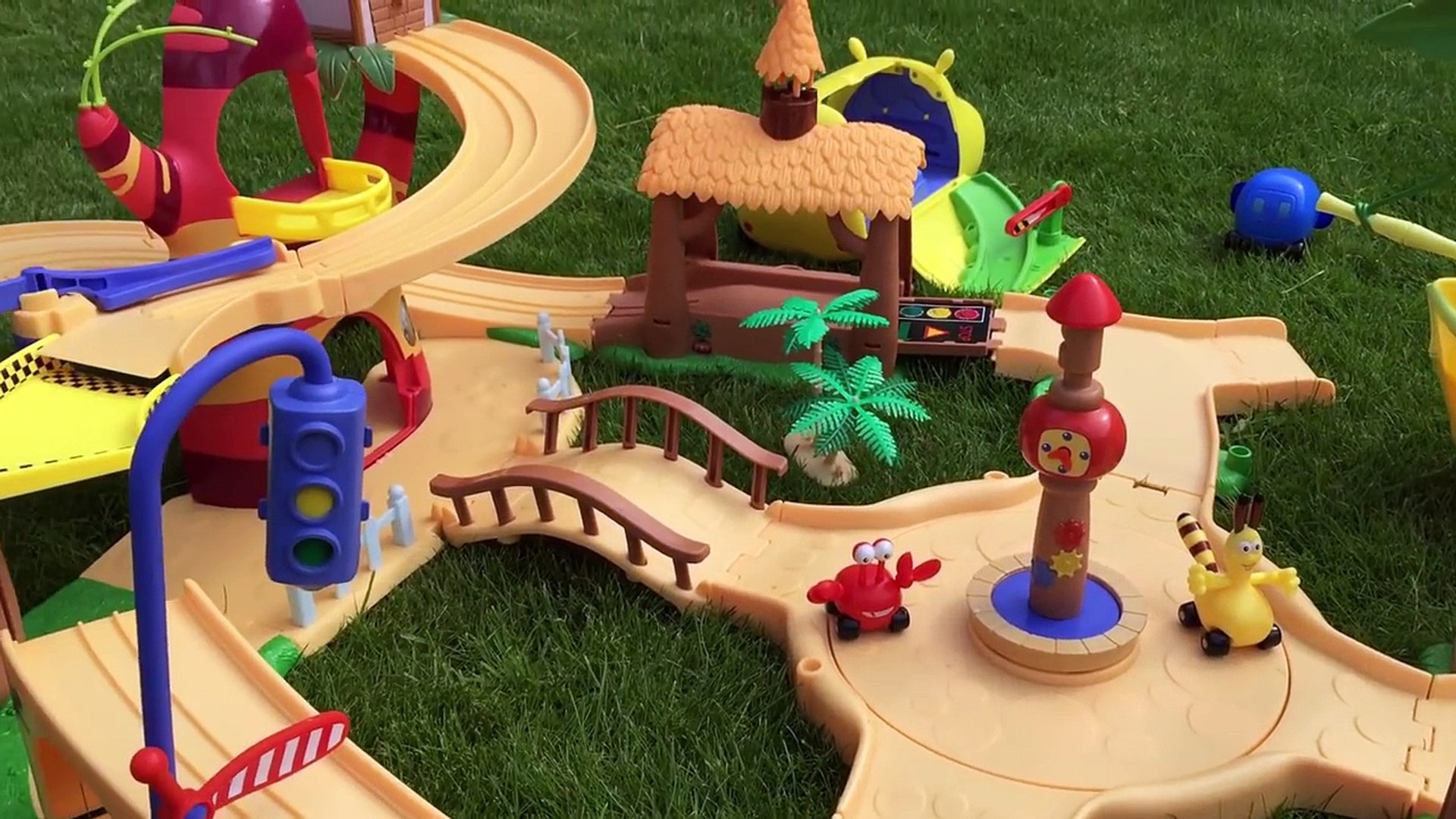 Jungle store junction playset