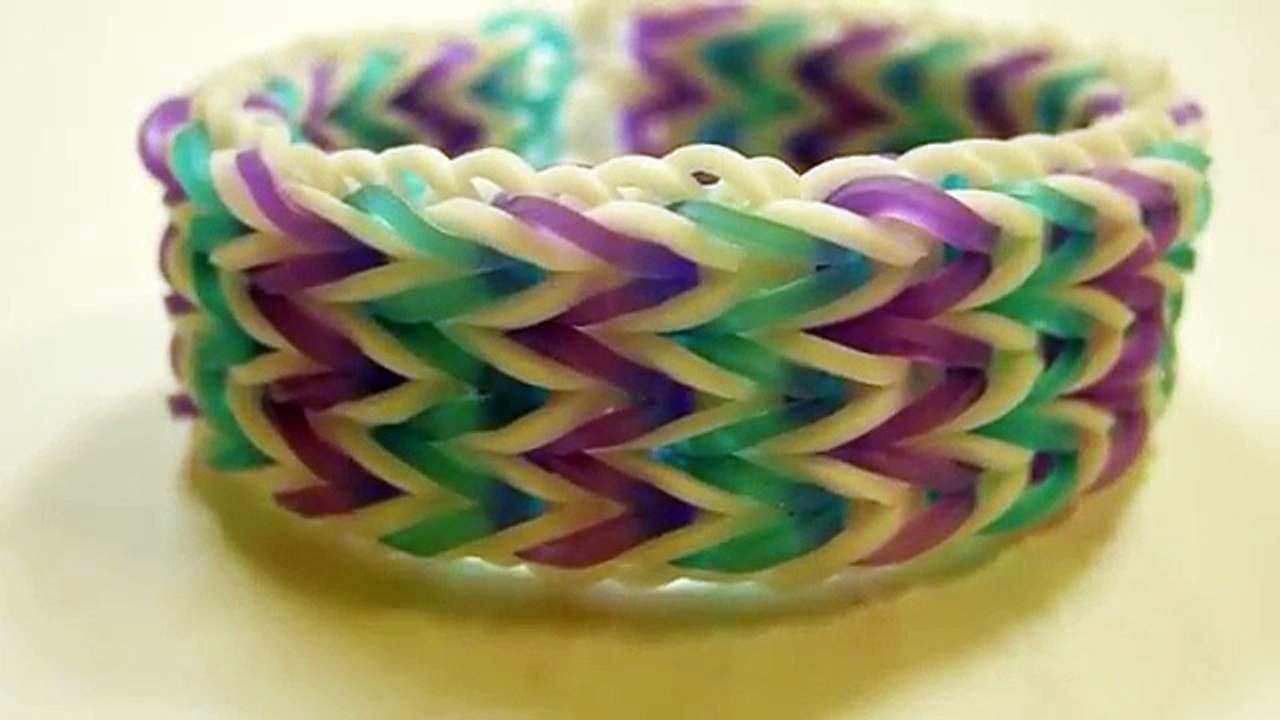 {OLD VIDEO} EASY VERSION (ADVANCED LEVEL) Triple Fishtail Rainbow Loom Bracelet Tutorial