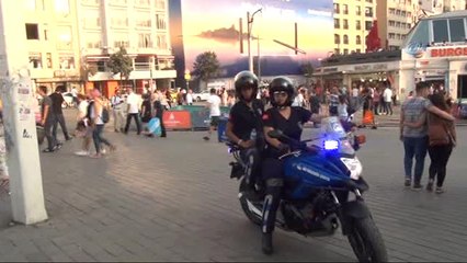 Motosikletli Kadın Zabıtalara Taksim'de Yoğun İlgi