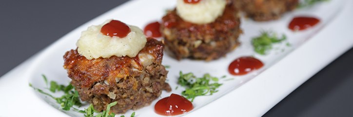 خطوات سهلة  لتحضير رغيف اللحم بقوالب الكاب كيك