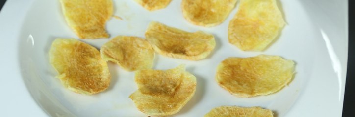 خطوات سهلة  و بثوانٍ... هكذا تصنعين الشيبس