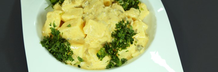 خطوات سهلة لتحضير سلطة مكعبات البطاطا