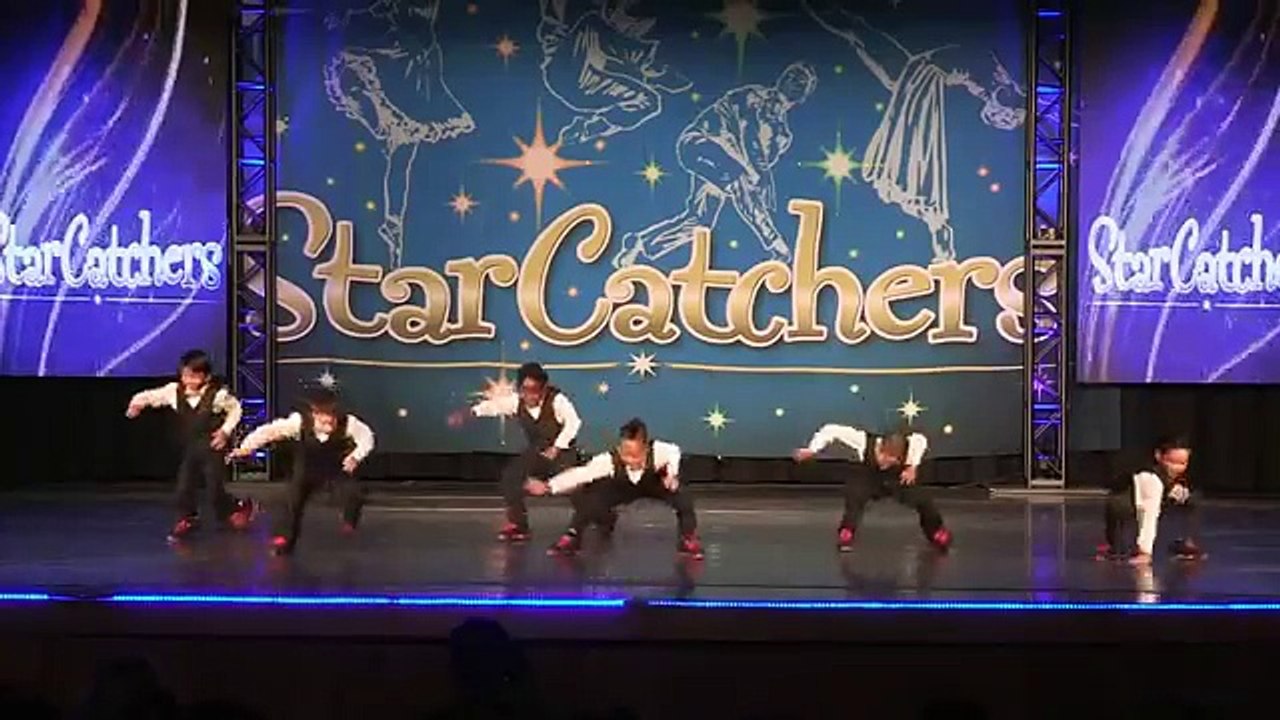 INCREDIBLE LITTLE BOYS Dancing - J CREW KIDS HIP HOP DANCE CREW 2015