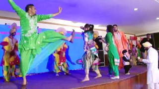 Beautifull Sardarni Kulwinder Kaur Stage Bhangra Dance Performance