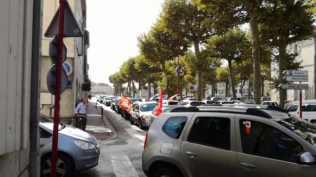 A Villeneuve-sur-Lot, concert de klaxons et opération escargot contre la Loi Travail