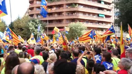 Binlerce Katalan Bağımsızlık İçin Yürüdü