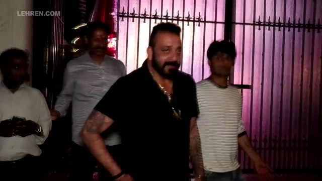 Sanjay Dutt REACTS on Maanayata's Pic Breaking The Internet