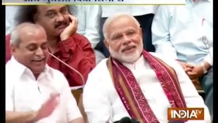 Narendra_Modi_VS_Kejriwal___Raees___Aa_raha_hu_mai_-_Funny_Spoof_-_Must_Watch