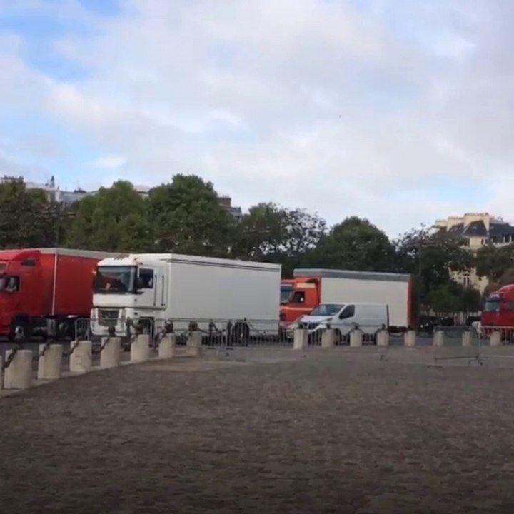 Loi Travail: les forains organisent une opération escargot