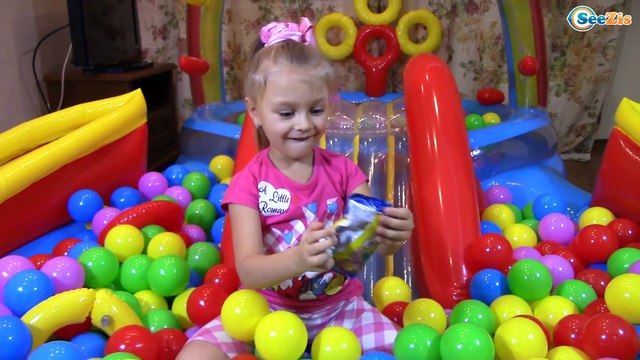 ОГРОМНЫЙ БАССЕЙН С ШАРИКАМИ Ищем Сюрпризы МНОГО ИГРУШЕК Видео для детей ЧЕРЕПАШКИ-НИНДЗЯ