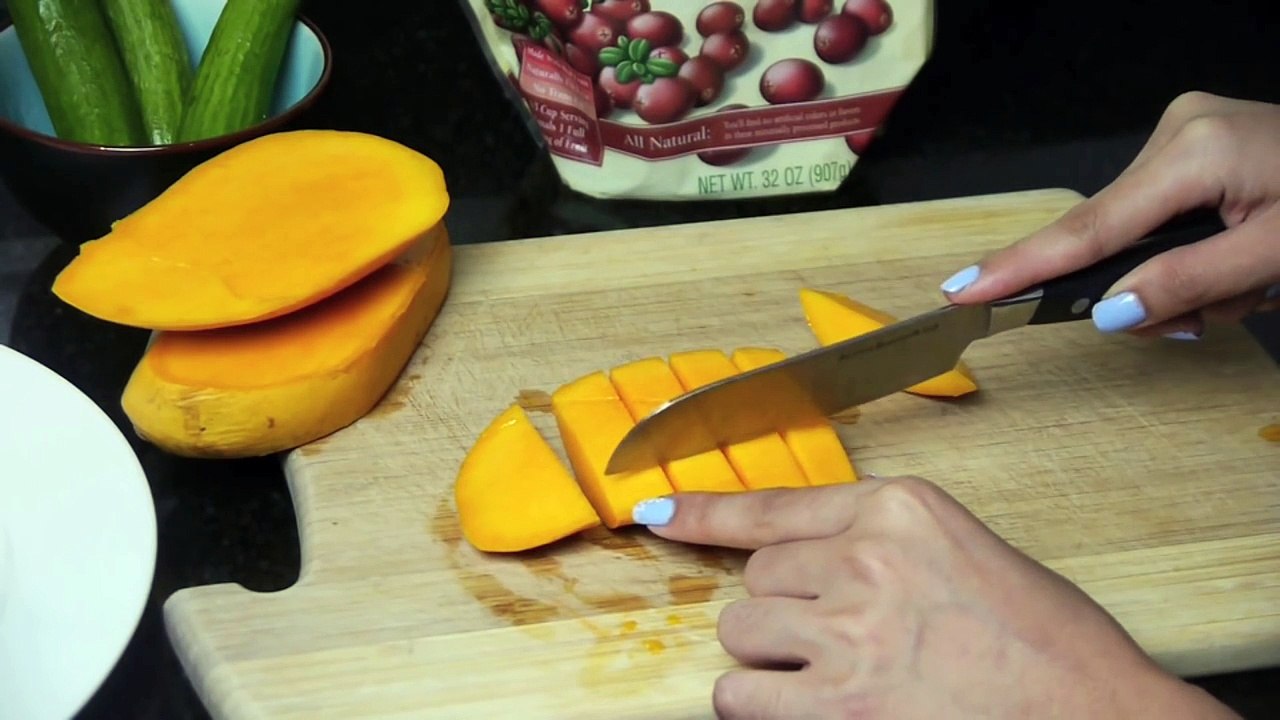 How to make a Fish out of a Mango (Fruit Art Tutorial)