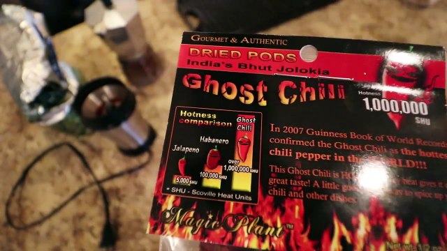 EATING THE WORLD'S HOTTEST PEPPER!!