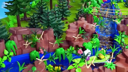 Peppa Pig Doing Aquatic Activities At The Forest Park House Playmobil -  Peppa Toy Videos (Spanish)