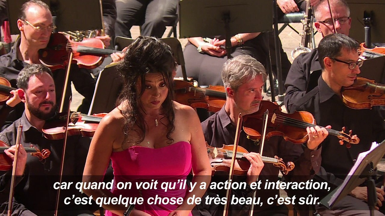 Le ténor Andrea Bocelli mené à la baguette par le robot YuMi
