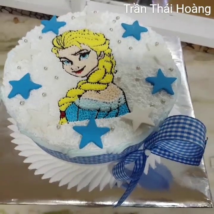 Clip Em đã hứa, vẽ bánh kem bằng giấy gạo không cần đến máy móc