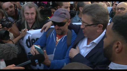 Mélenchon manifeste à Marseille : "Macron mobilise les élites de droite"