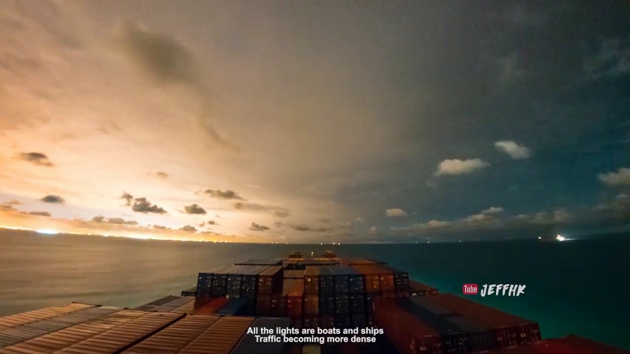30 jours en mer sur un porte-container filmé par un marin en Timelapse !