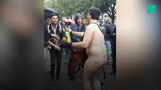 Manifestation anti-loi Travail: Les images des échauffourées et... un homme nu pour finir