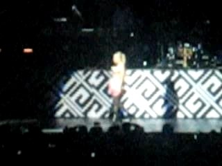 Gwen - "4 in the morning" @ kiisfm homecoming concert